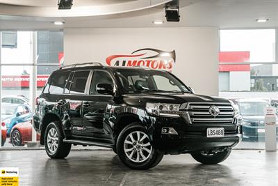 2017 Toyota Land Cruiser - Thumbnail