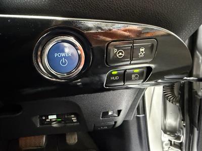 2016 Toyota Prius - Thumbnail