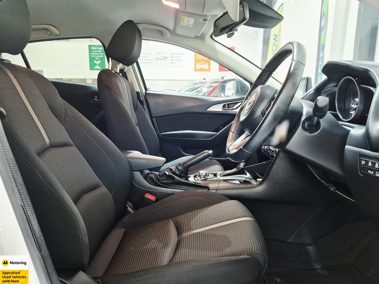 2018 Mazda Axela