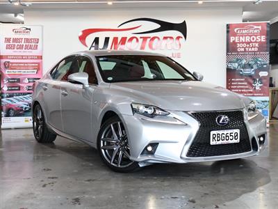 2014 Lexus IS 300h