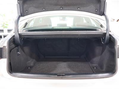 2014 Lexus IS 300h - Thumbnail