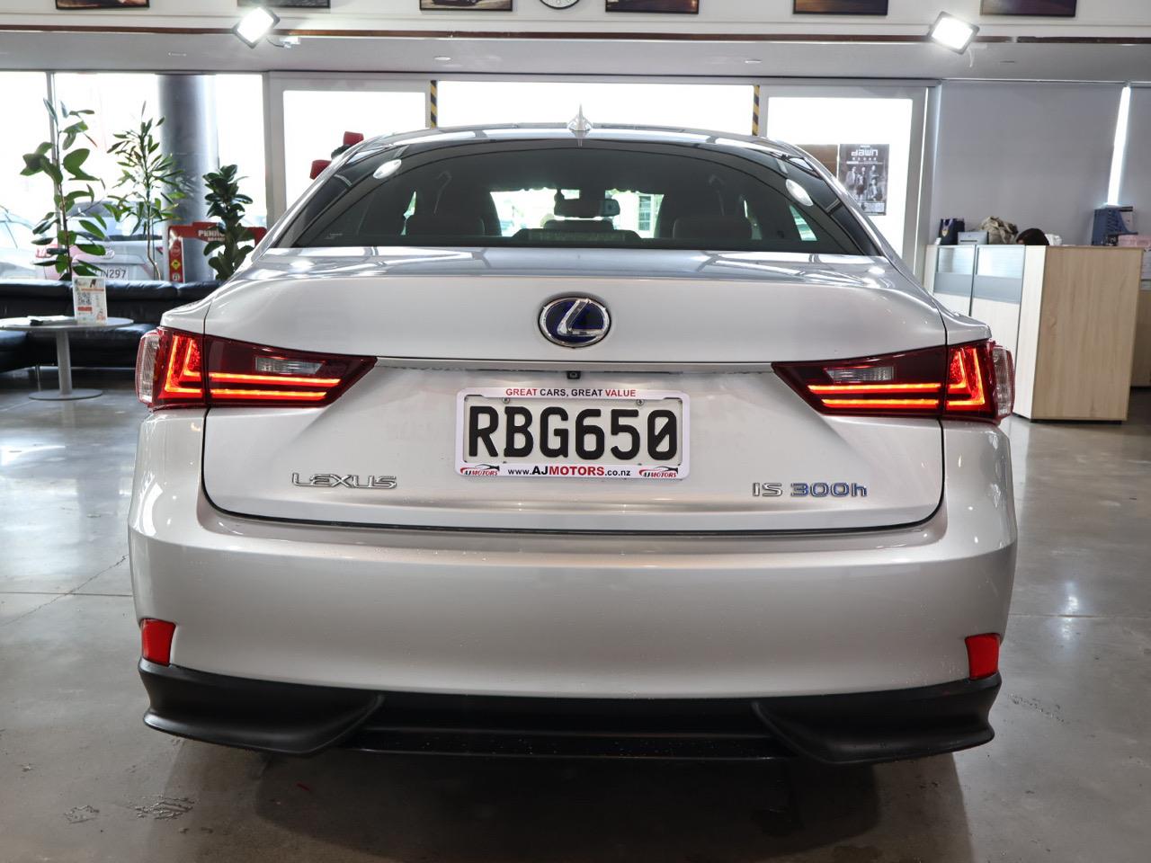 2014 Lexus IS 300h