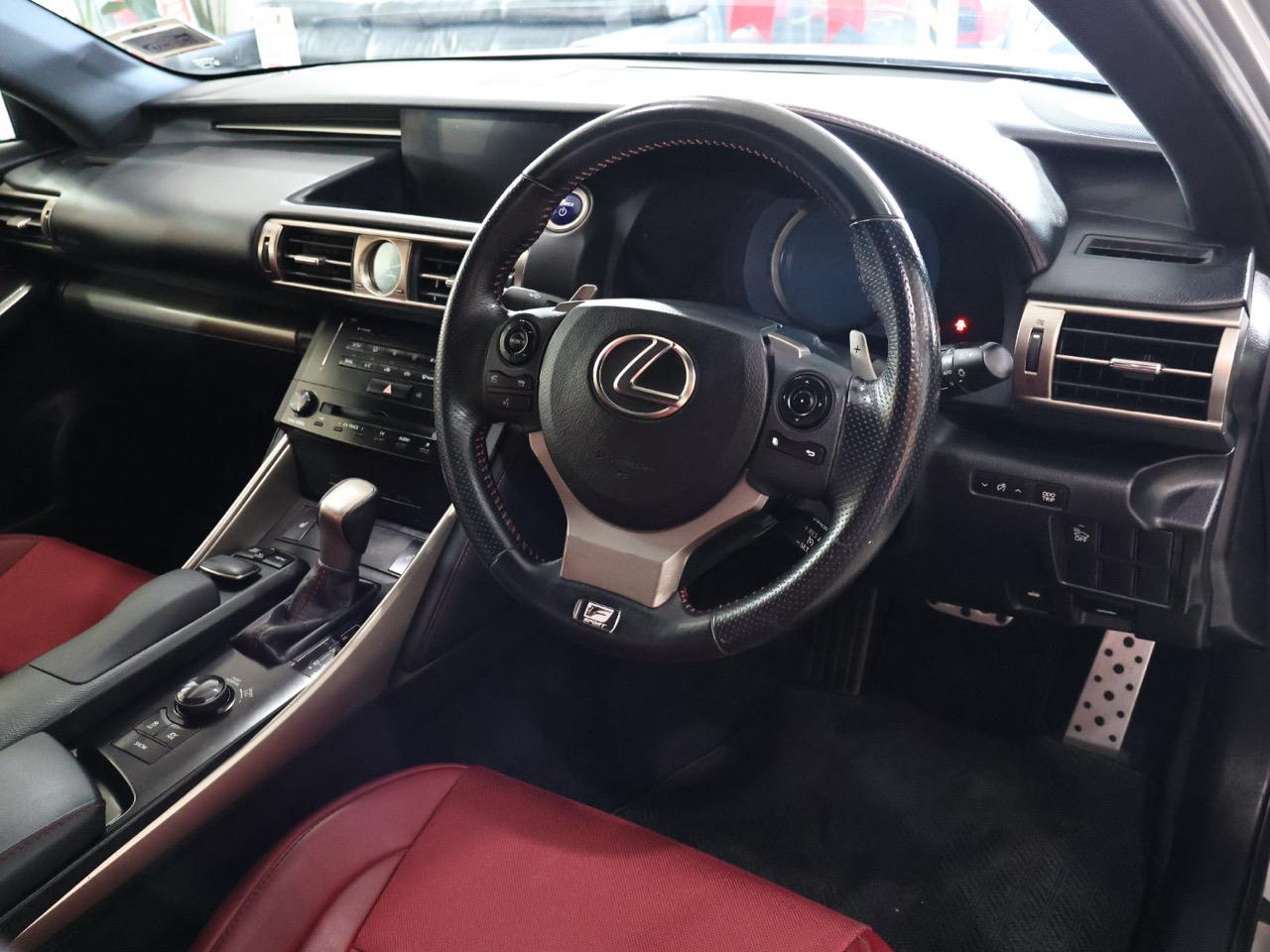 2014 Lexus IS 300h