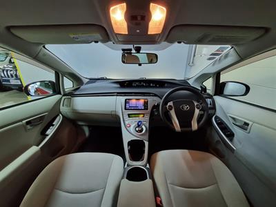 2012 Toyota Prius - Thumbnail