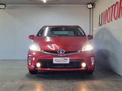 2012 Toyota Prius - Thumbnail