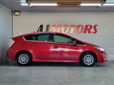 2012 Toyota Prius - Thumbnail