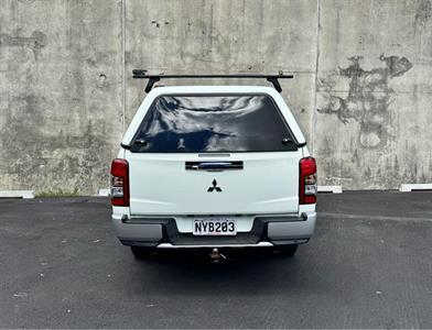 2021 Mitsubishi Triton - Thumbnail