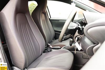 2021 Toyota Yaris - Thumbnail