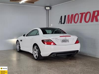 2016 Mercedes-Benz SLK 300 - Thumbnail