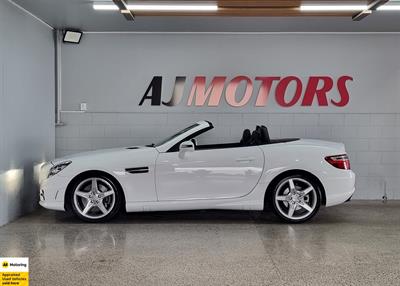 2016 Mercedes-Benz SLK 300 - Thumbnail