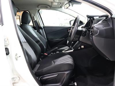 2020 Mazda 2 - Thumbnail