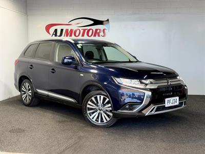 2022 Mitsubishi Outlander - Thumbnail