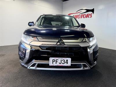 2022 Mitsubishi Outlander - Thumbnail