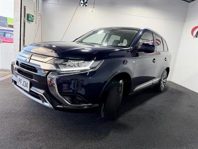 2022 Mitsubishi Outlander - Thumbnail