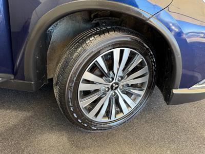 2022 Mitsubishi Outlander - Thumbnail