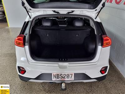 2020 Kia Niro - Thumbnail