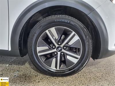 2020 Kia Niro - Thumbnail