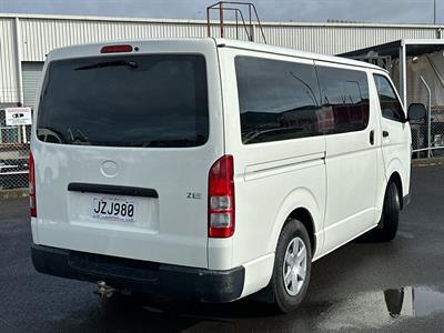 2016 Toyota Hiace - Thumbnail