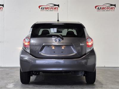 2014 Toyota Aqua - Thumbnail