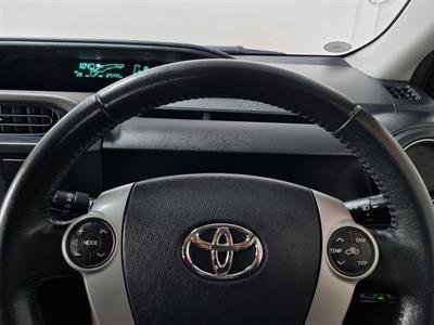 2013 Toyota Aqua - Thumbnail