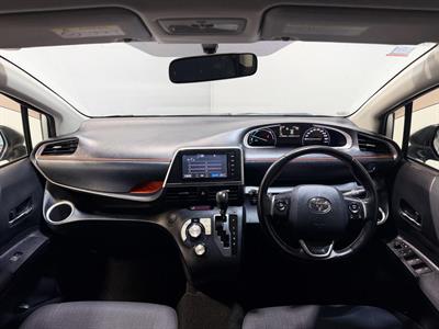 2015 Toyota Sienta - Thumbnail