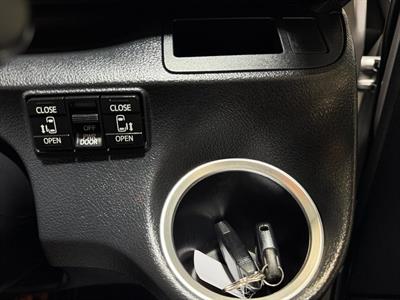2015 Toyota Sienta - Thumbnail