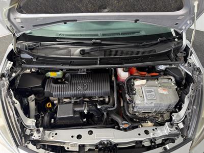 2015 Toyota Sienta - Thumbnail
