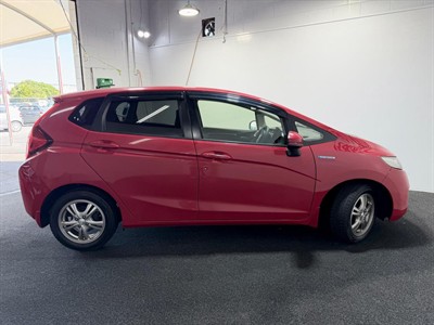 2014 Honda Fit Hybrid - Thumbnail