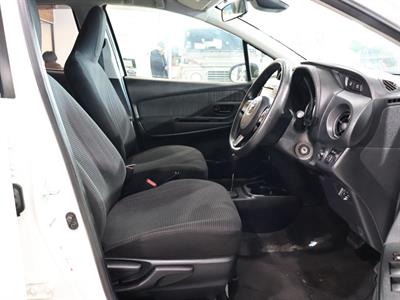 2017 Toyota Vitz - Thumbnail
