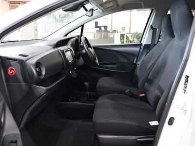 2017 Toyota Vitz - Thumbnail