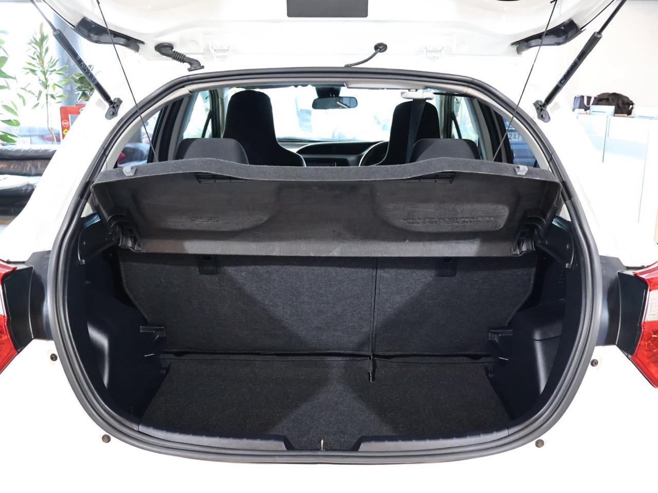 2017 Toyota Vitz