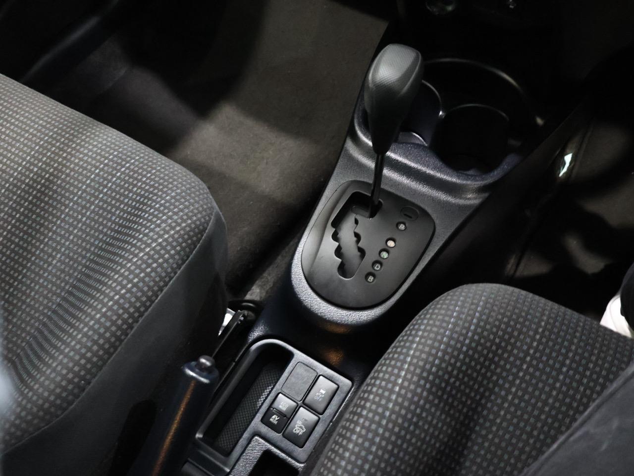 2017 Toyota Vitz