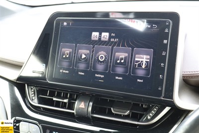 2018 Toyota C-HR - Thumbnail