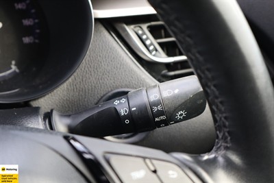 2018 Toyota C-HR - Thumbnail