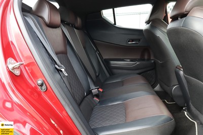 2018 Toyota C-HR - Thumbnail