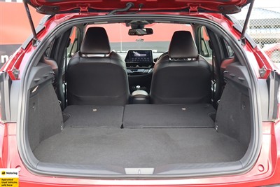 2018 Toyota C-HR - Thumbnail