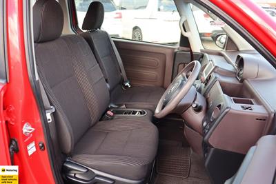 2013 Toyota Porte - Thumbnail