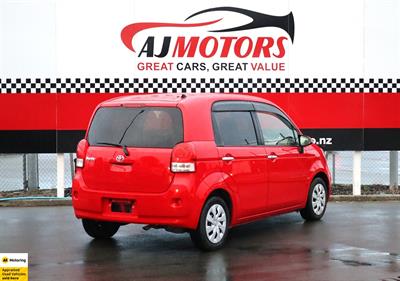 2013 Toyota Porte - Thumbnail