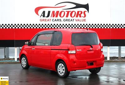 2013 Toyota Porte - Thumbnail