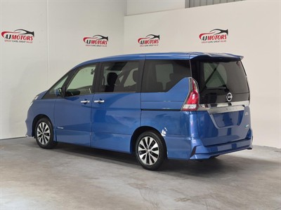2016 Nissan Serena - Thumbnail