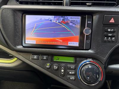 2013 Toyota Aqua - Thumbnail