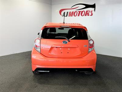 2013 Toyota Aqua - Thumbnail