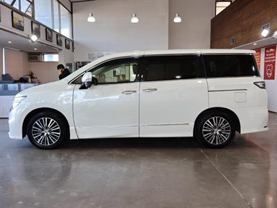 2018 Nissan Elgrand - Thumbnail