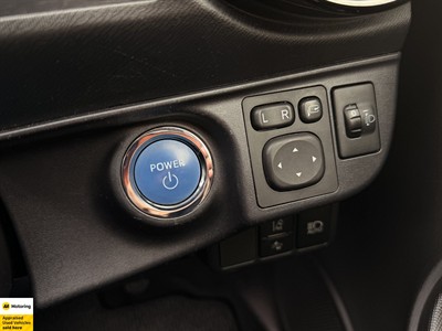 2018 Toyota Aqua - Thumbnail