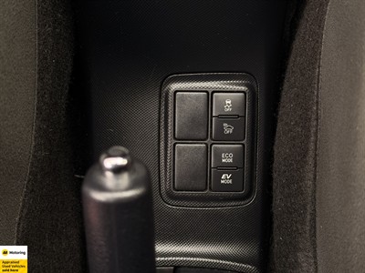 2018 Toyota Aqua - Thumbnail