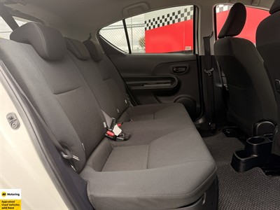 2018 Toyota Aqua - Thumbnail