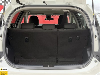 2018 Toyota Aqua - Thumbnail