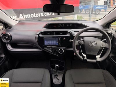 2018 Toyota Aqua - Thumbnail