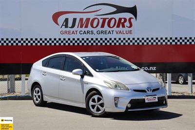 2013 Toyota Prius - Thumbnail