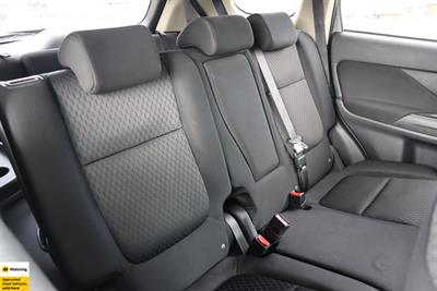 2012 Mitsubishi Outlander - Thumbnail